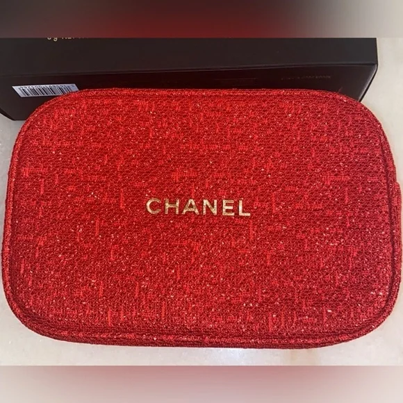 Chanel 2021 Red Beauty Bag - Picture 3 of 16